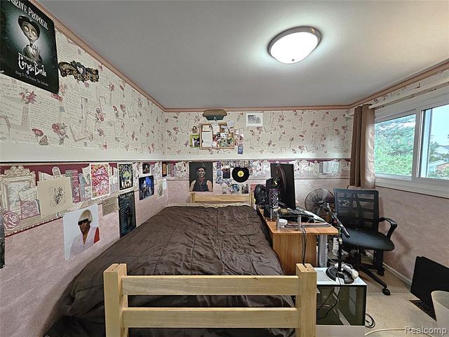 1114 Chaffer Drive, Rochester Hills, MI 48306