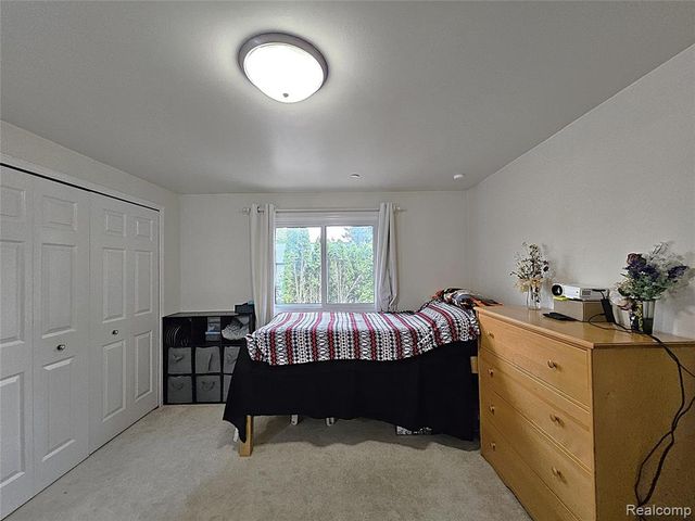 1114 Chaffer Drive, Rochester Hills, MI 48306