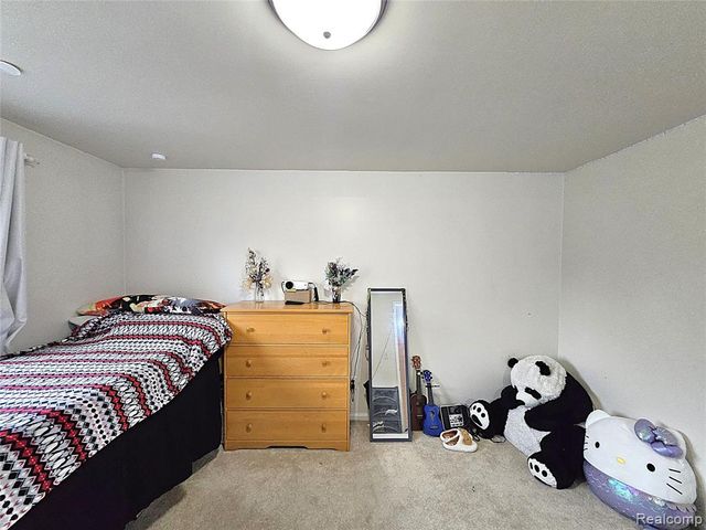 1114 Chaffer Drive, Rochester Hills, MI 48306