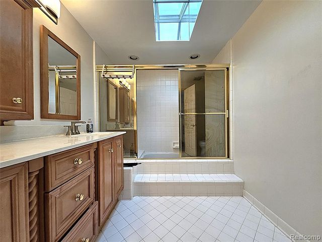 1114 Chaffer Drive, Rochester Hills, MI 48306