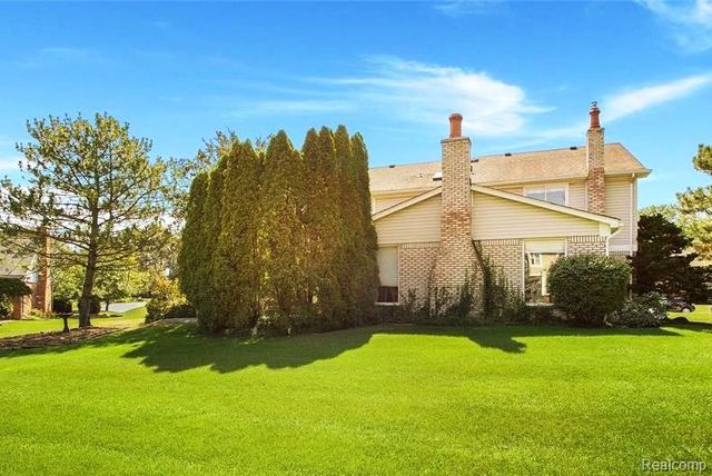 1114 Chaffer Drive, Rochester Hills, MI 48306