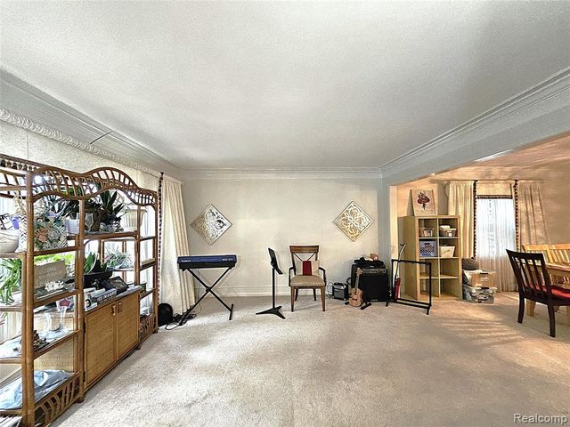 1114 Chaffer Drive, Rochester Hills, MI 48306