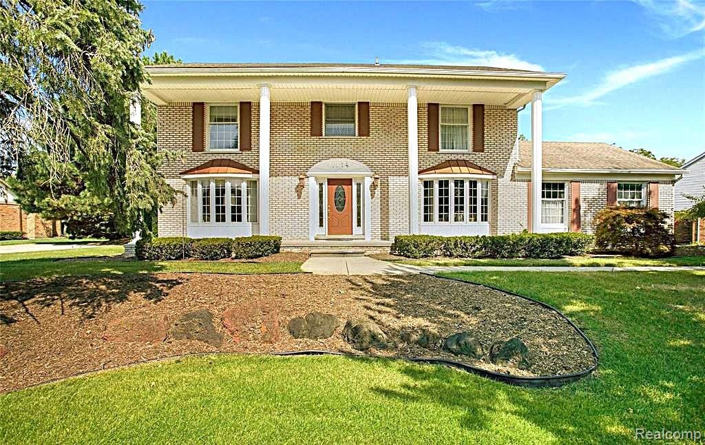 1114 Chaffer Drive, Rochester Hills, MI 48306
