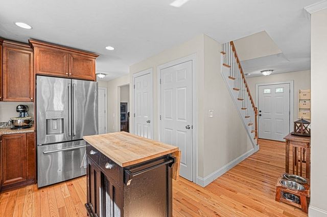10 Caitlin Cir, Salisbury, MA 01952