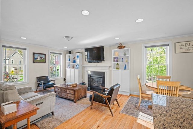 10 Caitlin Cir, Salisbury, MA 01952