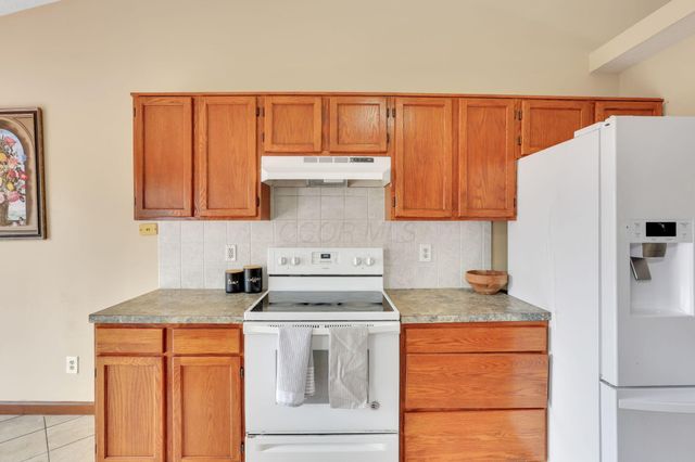 192 Strathsprey Drive, Blacklick, OH 43004