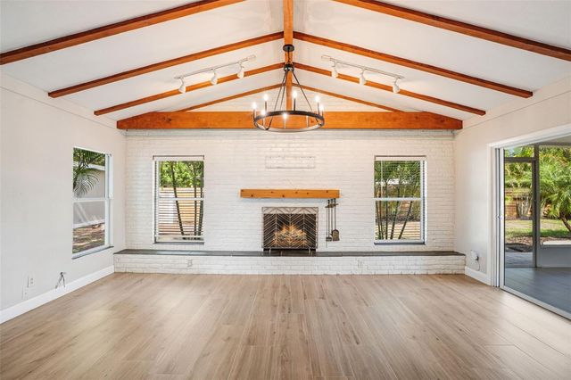 4200 DES PLAINES DRIVE, Sarasota, FL 34233