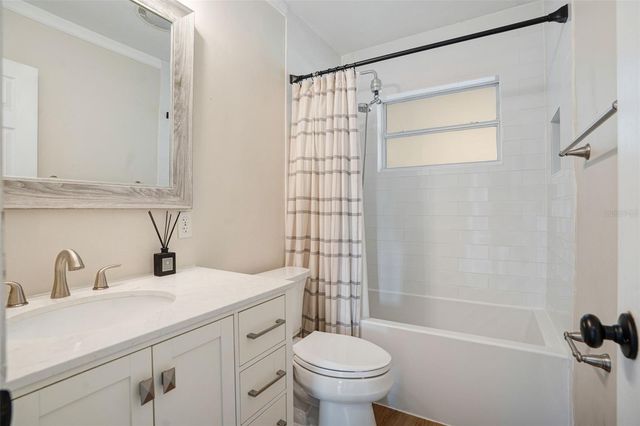4200 DES PLAINES DRIVE, Sarasota, FL 34233