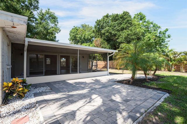 4200 DES PLAINES DRIVE, Sarasota, FL 34233