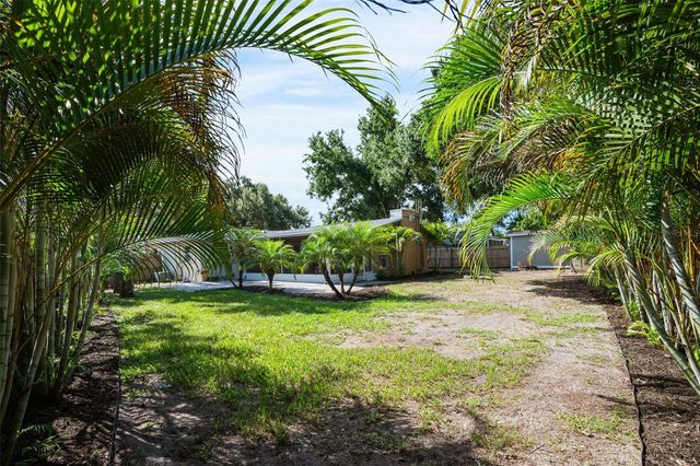 4200 DES PLAINES DRIVE, Sarasota, FL 34233