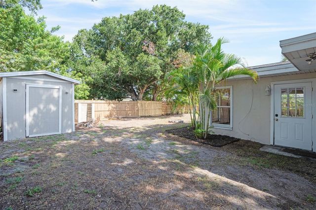 4200 DES PLAINES DRIVE, Sarasota, FL 34233