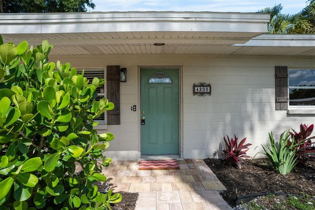 4200 DES PLAINES DRIVE, Sarasota, FL 34233