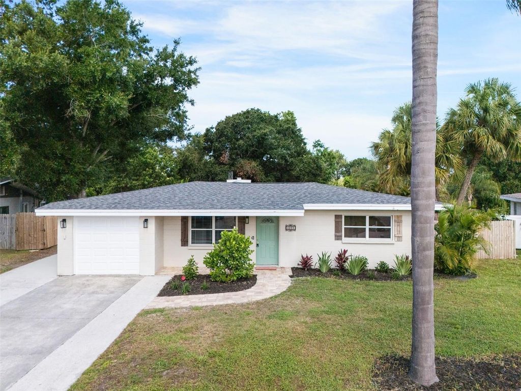 4200 DES PLAINES DRIVE, Sarasota, FL 34233