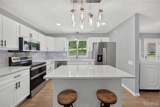 4741 Melissa Jo Lane, St Louis, MO 63128