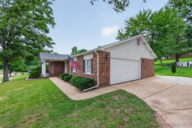 4741 Melissa Jo Lane, St Louis, MO 63128