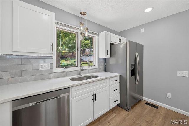4741 Melissa Jo Lane, St Louis, MO 63128