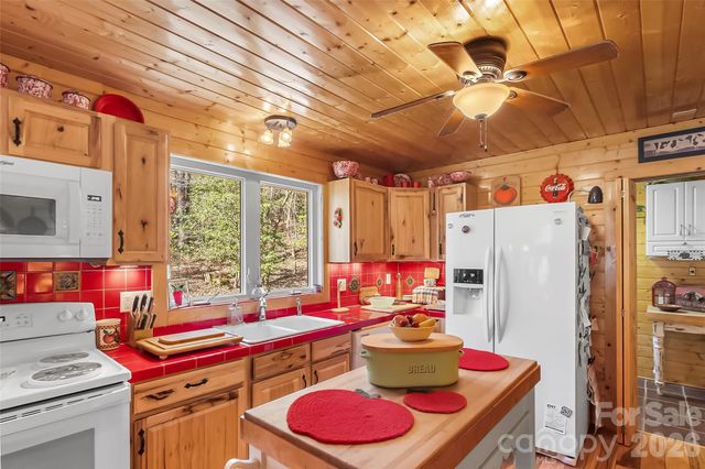 152 Brown Farm Drive, Marion, NC 28752