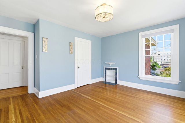 27 Hoffman Avenue, Columbus, OH 43205