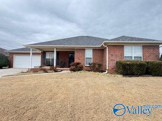 236 Misty Cove Court, New Market, AL 35761