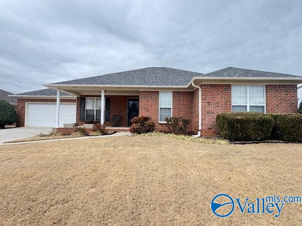 236 Misty Cove Court, New Market, AL 35761