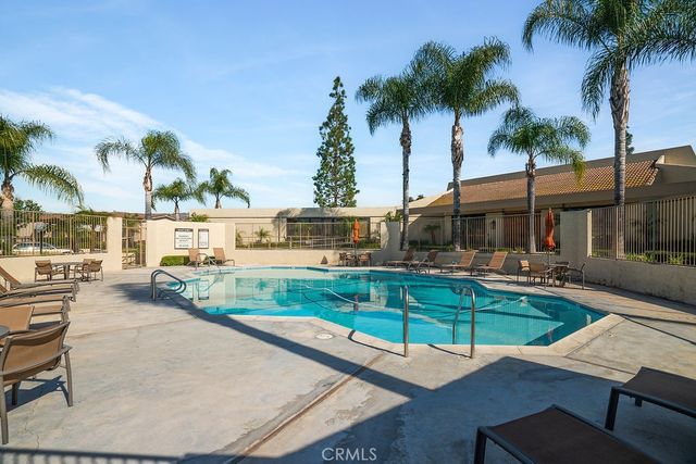 1235 Harbor Lake 13, Brea, CA 92821