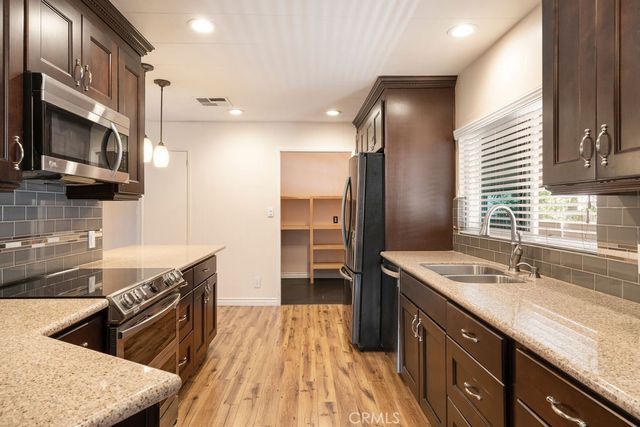 1235 Harbor Lake 13, Brea, CA 92821