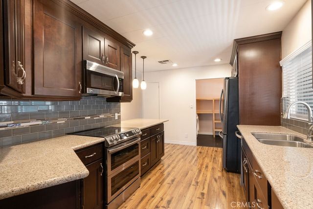 1235 Harbor Lake 13, Brea, CA 92821