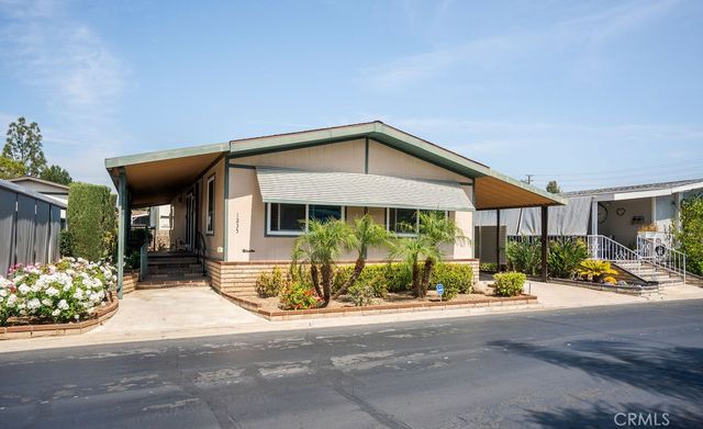 1235 Harbor Lake 13, Brea, CA 92821