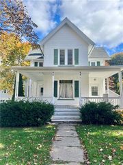 96 South Avenue 96, Webster, NY 14580