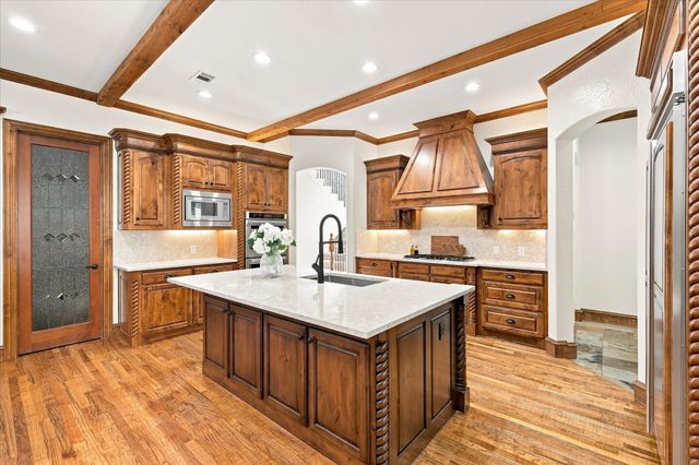 686 Knob Hill Court, Argyle, TX 76226