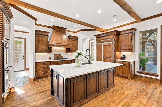 686 Knob Hill Court, Argyle, TX 76226