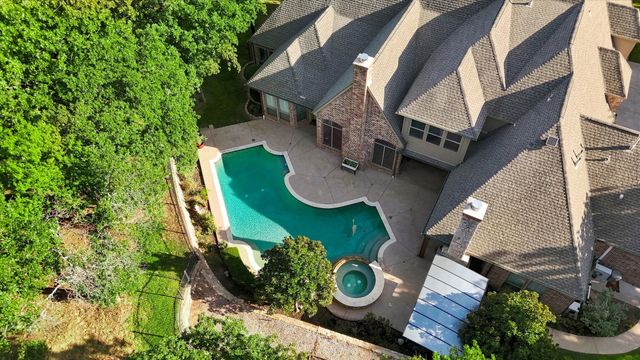686 Knob Hill Court, Argyle, TX 76226