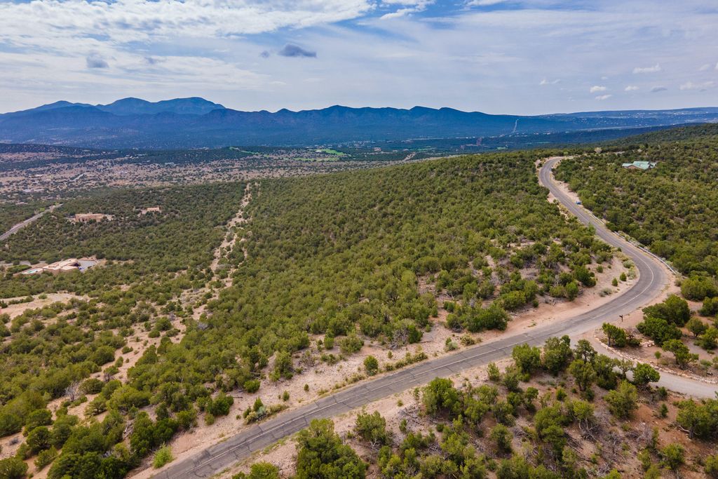 Image 11 of property listing at 63 Prado Vista, Sandia Park, NM 87047