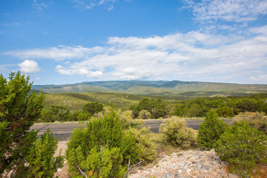 Image 3 of property listing at 63 Prado Vista, Sandia Park, NM 87047