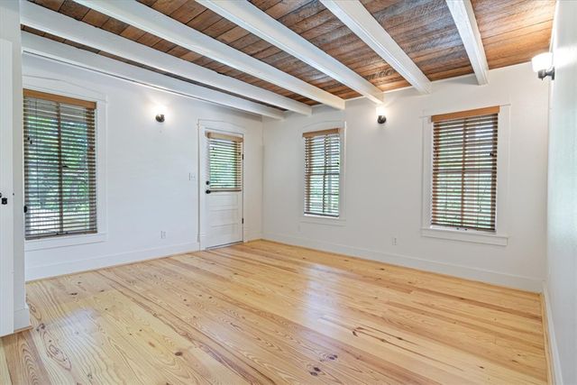 6 Steele Street, Eureka Springs, AR 72632