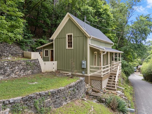 6 Steele Street, Eureka Springs, AR 72632