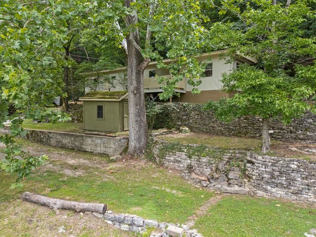 6 Steele Street, Eureka Springs, AR 72632