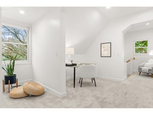 2622 Sw DAVENPORT Ct, Portland, OR 97201