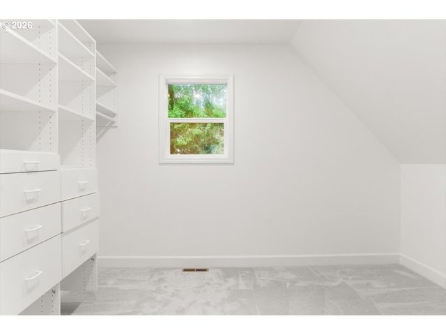 2622 Sw DAVENPORT Ct, Portland, OR 97201