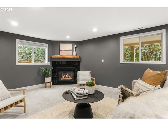 2622 Sw DAVENPORT Ct, Portland, OR 97201