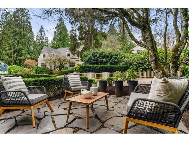 2622 Sw DAVENPORT Ct, Portland, OR 97201