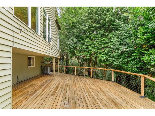2622 Sw DAVENPORT Ct, Portland, OR 97201