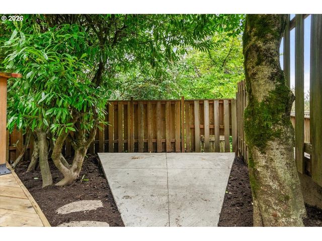 2622 Sw DAVENPORT Ct, Portland, OR 97201
