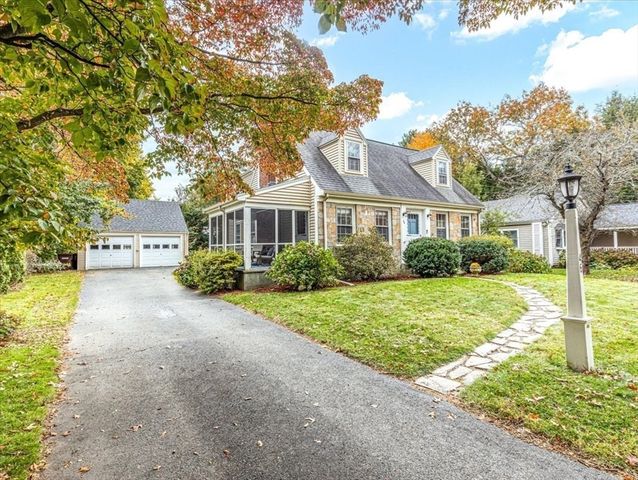 46 Park St, Dedham, MA 02026