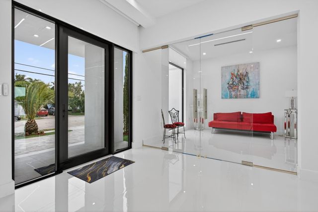 1205 Avocado Isle, Fort Lauderdale, FL 33315