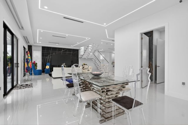 1205 Avocado Isle, Fort Lauderdale, FL 33315