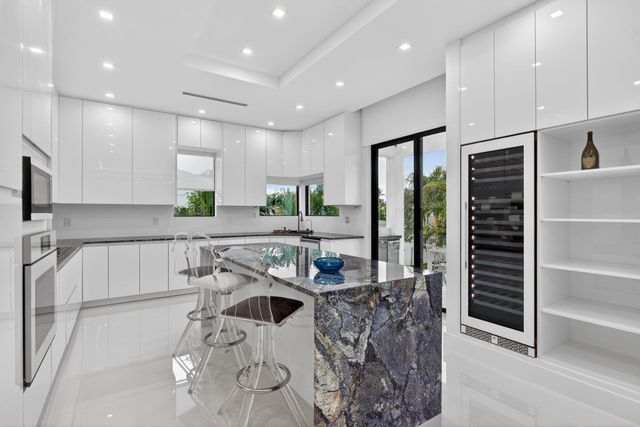 1205 Avocado Isle, Fort Lauderdale, FL 33315