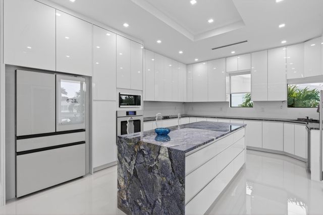 1205 Avocado Isle, Fort Lauderdale, FL 33315