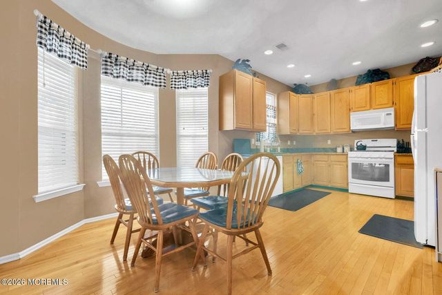 184 Lindsay Lane, Toms River, NJ 08755