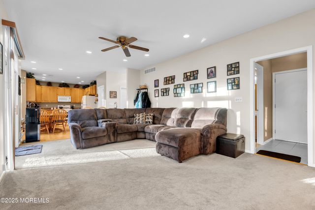 184 Lindsay Lane, Toms River, NJ 08755